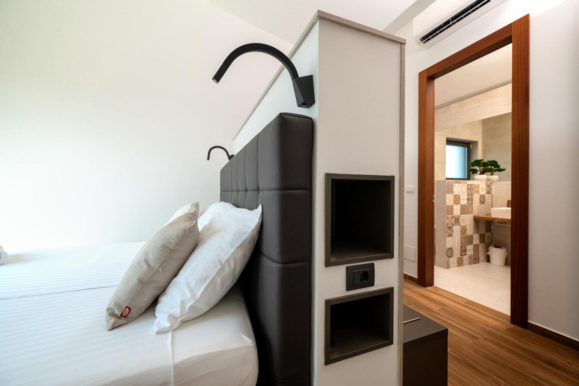 Martincic Residence - 5 Stars Luxury With Pool Heating On 4000M2 Rakalj エクステリア 写真